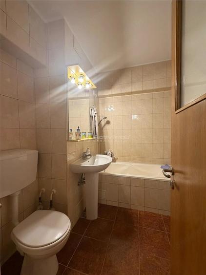 2 Camere, Brancoveanu, vis a vis de statia de metrou, Parcare - 3