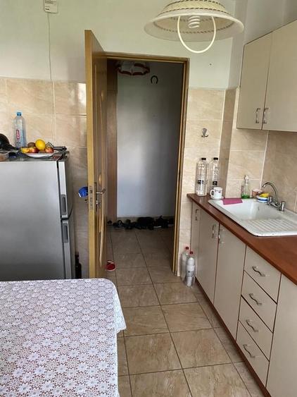 Apartament cu 2 camere semidecomandat în Iancului