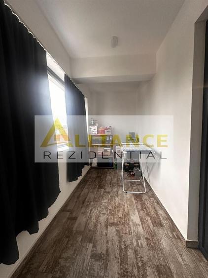 Apartament cu 3 camere semidecomandat, mobilat în Berceni