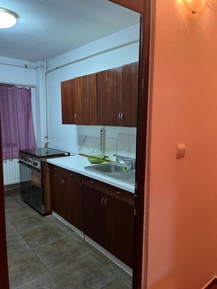 Apartament cu 3 camere decomandat în Aradului