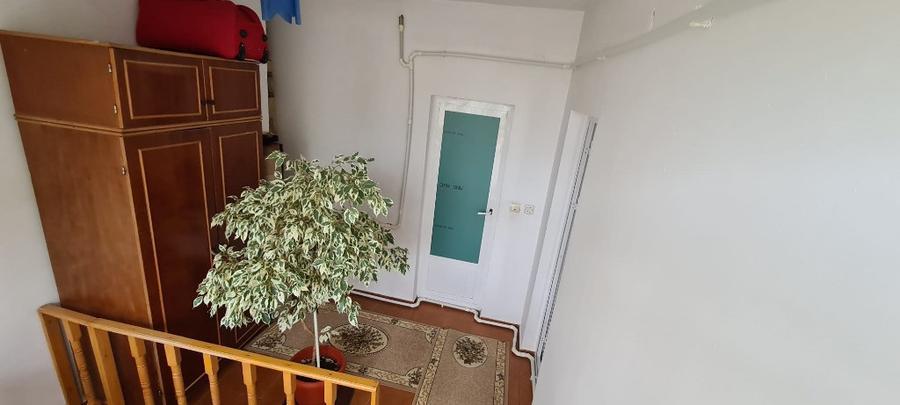 Casă cu 5 camere cu Teren 455 Mp în Central