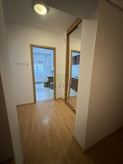 Apartament cu 2 camere nedecomandat, mobilat în Centrul Civic