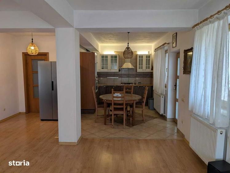 Casă cu 4 camere cu Teren 240 Mp în Central