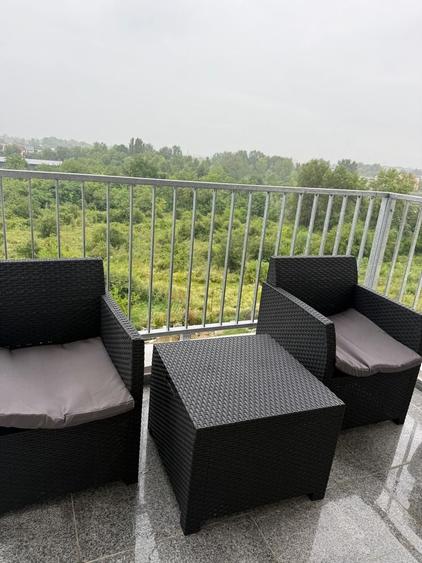 Apartament cu 3 camere decomandat, mobilat în Exterior Sud