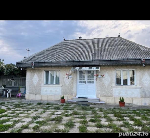 Casă cu 2 camere cu Teren 17.5 Mp în Fălticeni