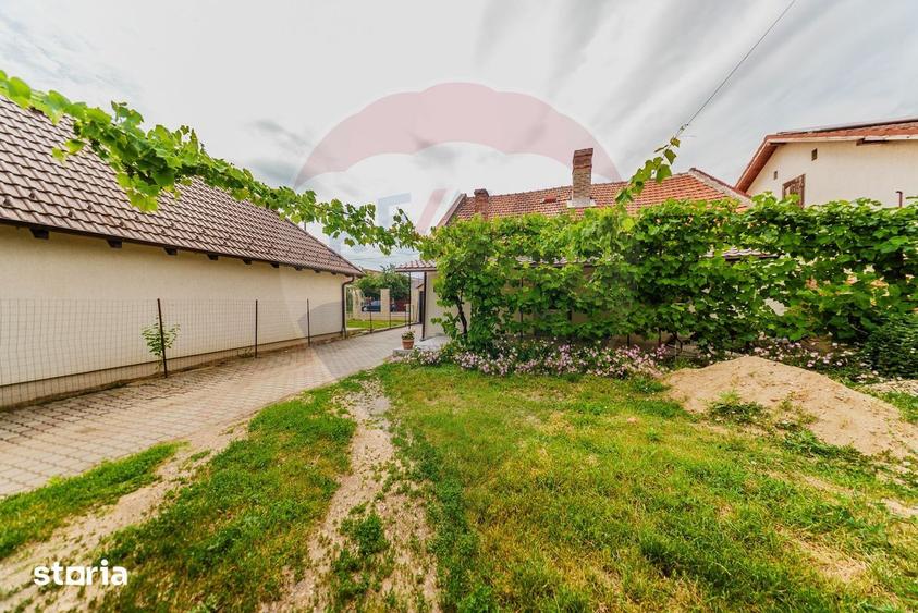 Casă cu 2 camere cu Teren 100 Mp în Pârneava
