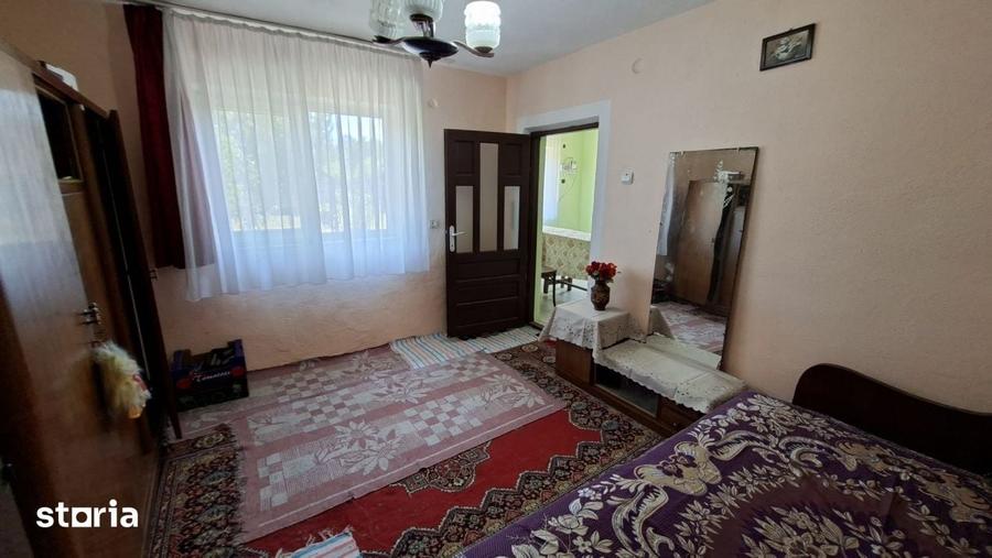 Casă cu 3 camere cu Teren 1667 Mp în Teiu