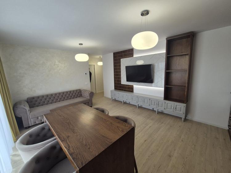 Apartament cu 2 camere decomandat, mobilat în Cetate