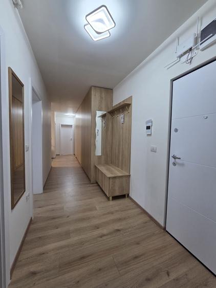 Apartament cu 3 camere decomandat în Aradului