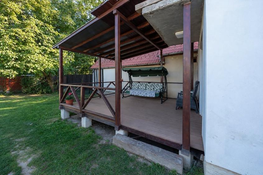Casă individuală cu 4 camere cu Canalizare în Vulcan