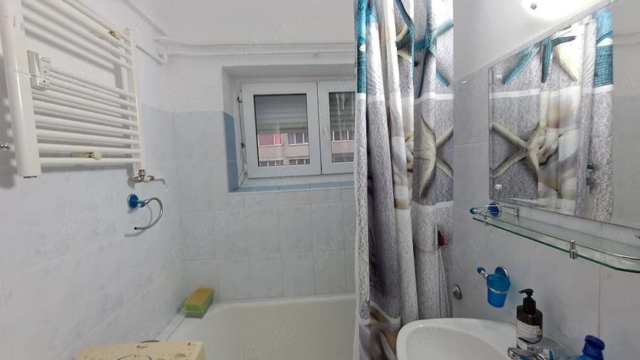 Apartament cu 3 camere decomandat în Giurgiului
