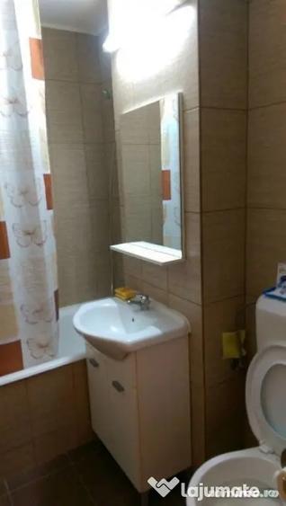 Apartament cu 2 camere decomandat în Traian