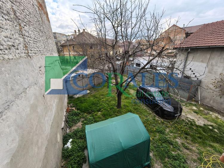 Casă individuală cu 7 camere cu Canalizare în Traian