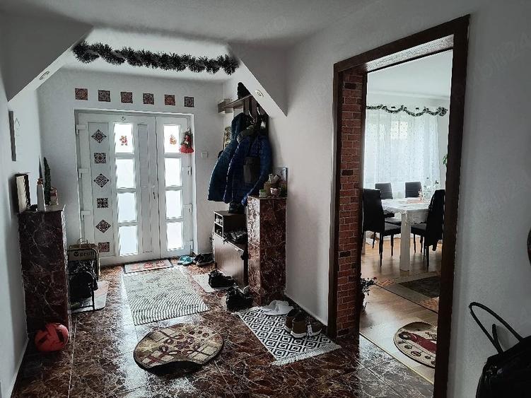 Casă cu Teren 500 Mp în Republicii
