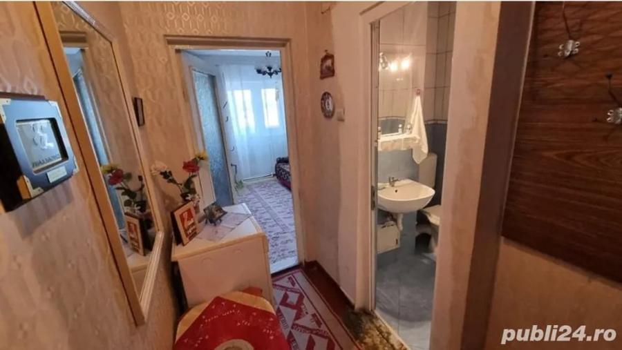 Apartament cu 3 camere decomandat în Barieră