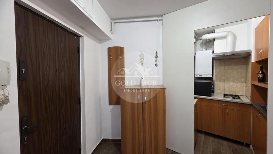 Apartament cu 2 camere semidecomandat, mobilat în P-ța Romană