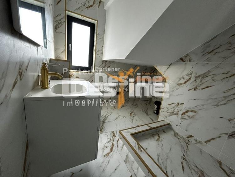 Duplex cu 4 camere cu Canalizare în Rediu