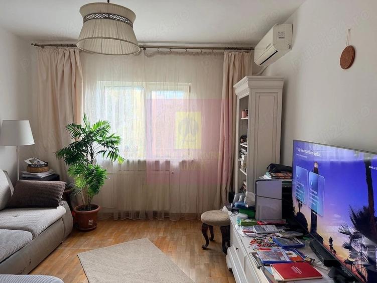 Apartament cu 3 camere decomandat în Nerva Traian