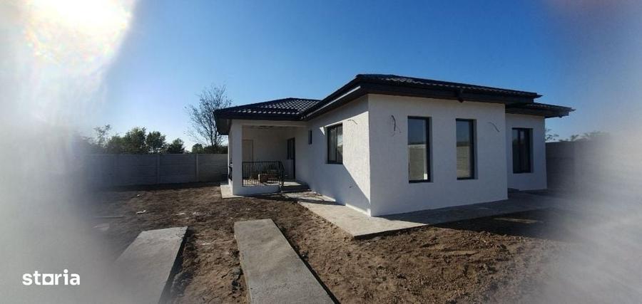 Casă cu 3 camere cu Teren 400 Mp în Cernele