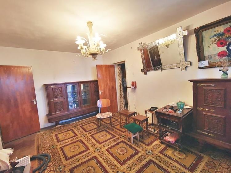 Apartament cu 3 camere semidecomandat în Bucureștii Noi
