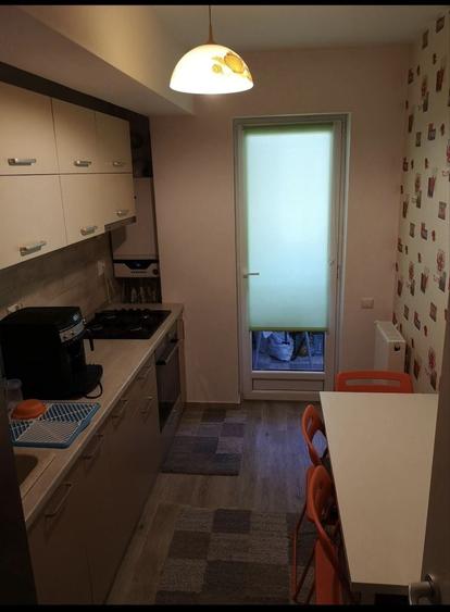 Apartament cu 2 camere decomandat în Apărătorii Patriei