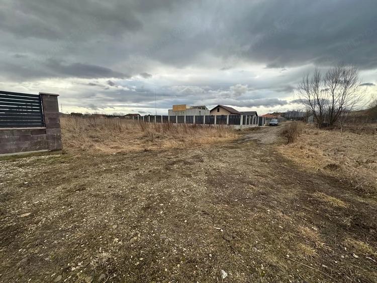 Teren de 525 mp, în Stupini