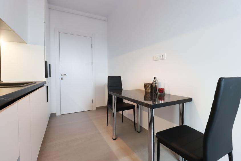 Apartament cu 2 camere decomandat, mobilat în Berceni