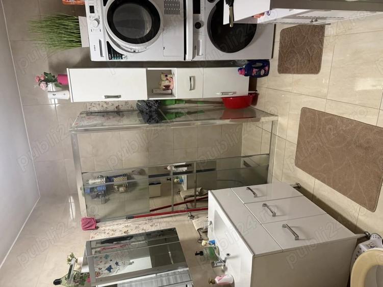 Apartament cu 3 camere decomandat în Florești