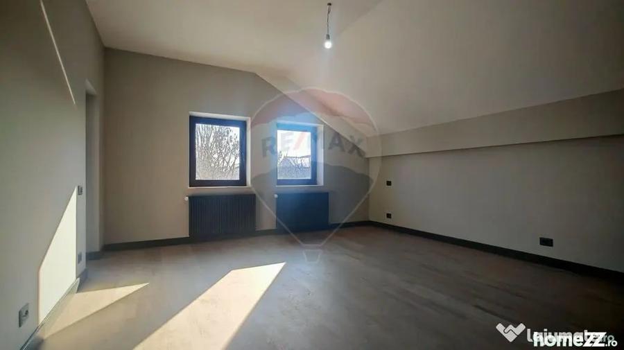 Casă cu 4 camere cu Teren 563 Mp în Corbeanca