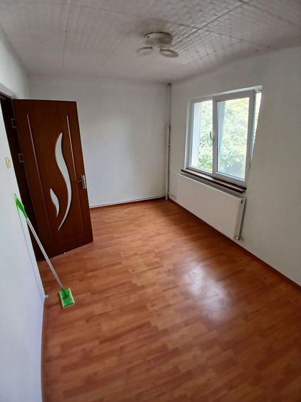 Apartament cu 2 camere semidecomandat în Inel II