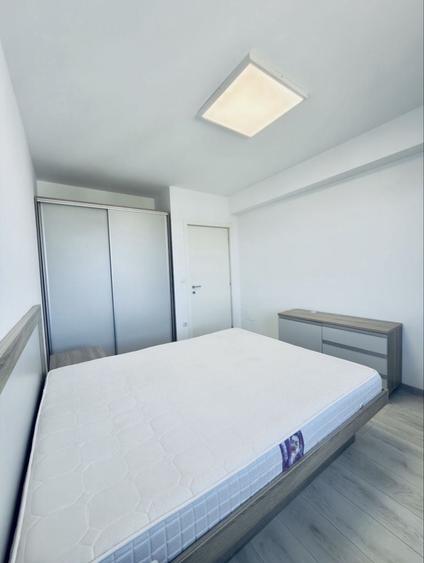 Apartament cu 2 camere decomandat în Tractorul