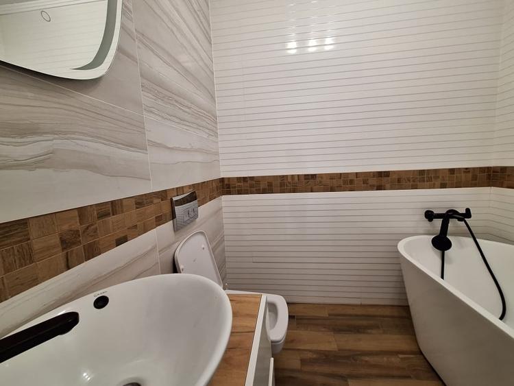 Apartament cu 3 camere semidecomandat, mobilat în Florești