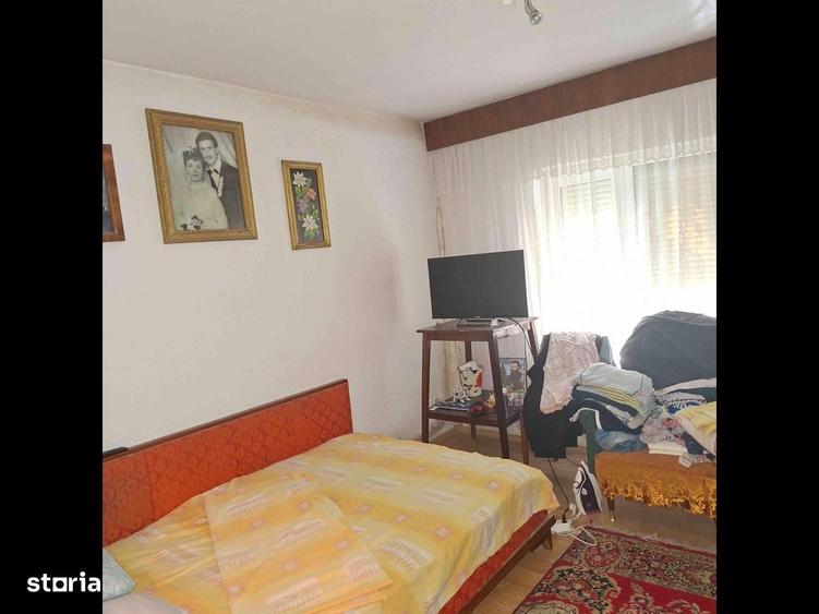 Casă cu 4 camere în Rovine