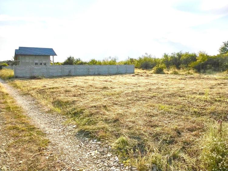 Teren de 500 mp, în Smeura