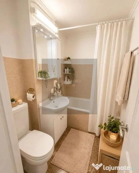 Apartament cu 3 camere decomandat în Titan