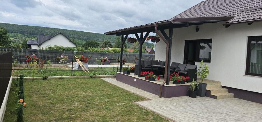 Casă cu 3 camere în Hemeiuș