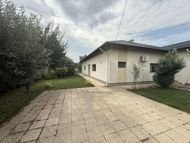 Casă cu 4 camere în Lipănești