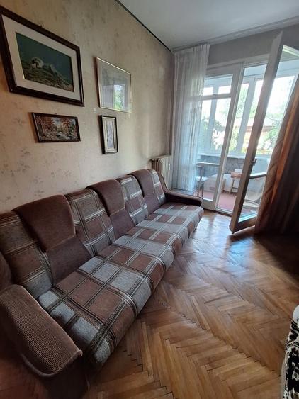 Apartament cu 3 camere semidecomandat în Basarabia