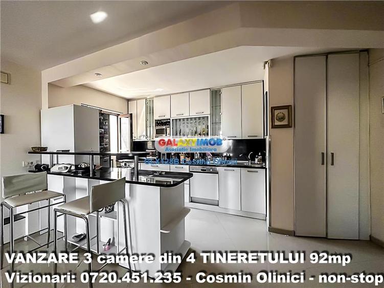 Apartament cu 3 camere semidecomandat, mobilat în Tineretului
