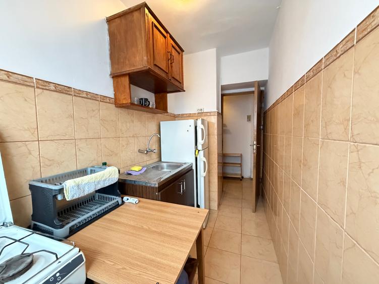 Apartament cu 2 camere semidecomandat în Girocului