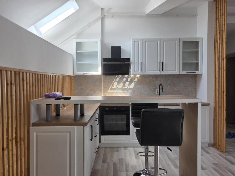Apartament cu 3 camere decomandat, mobilat în Drumul Taberei