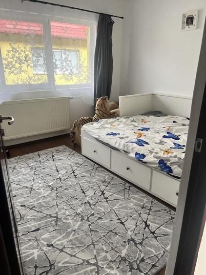 Casă cu 4 camere cu Teren 230 Mp în Florești