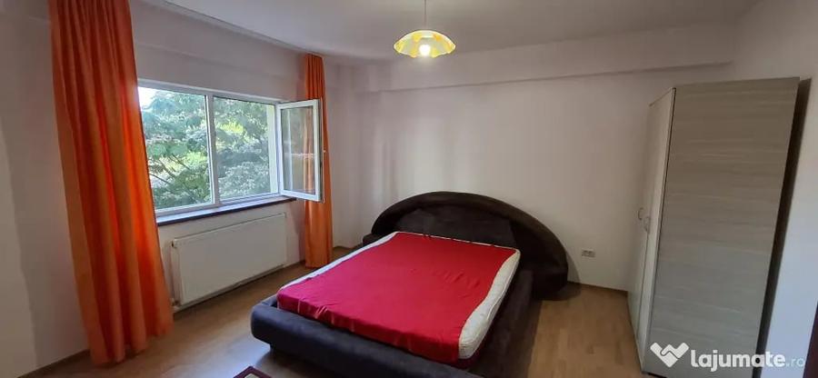 Apartament cu 2 camere decomandat în Sud