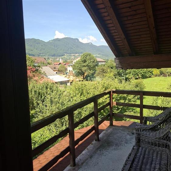 Casă individuală cu 6 camere cu Canalizare în Bran