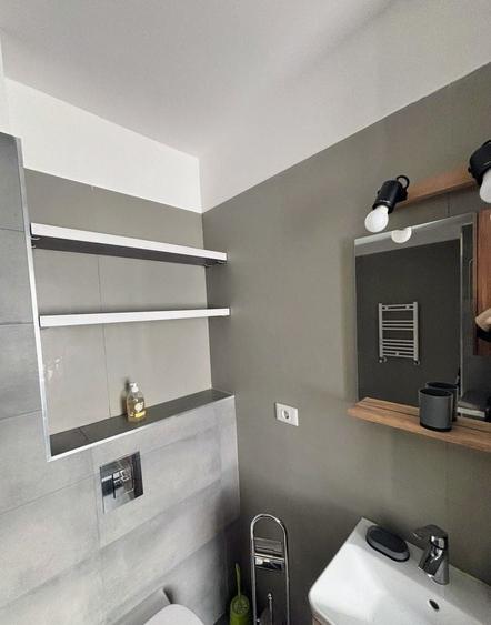 Apartament cu 2 camere, mobilat în Central