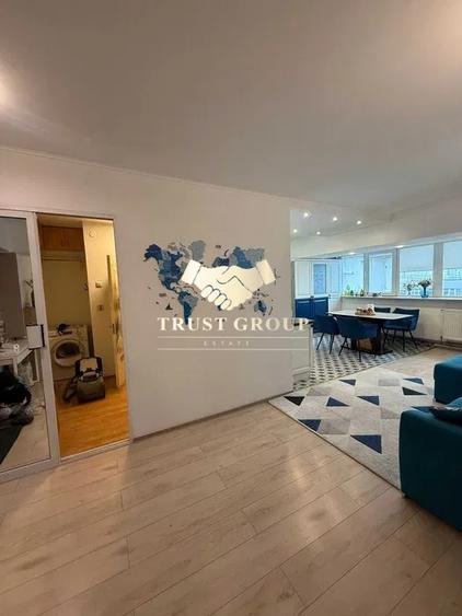Apartament cu 3 camere decomandat în P-ța Victoriei