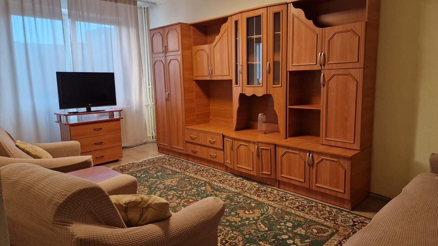 Apartament cu 3 camere decomandat în Rahova