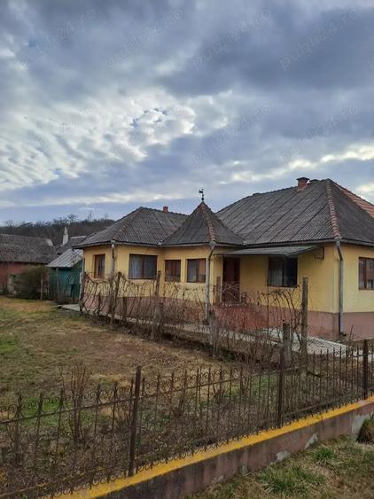 Casă cu 3 camere cu Teren 1450 Mp în Sânmărghita
