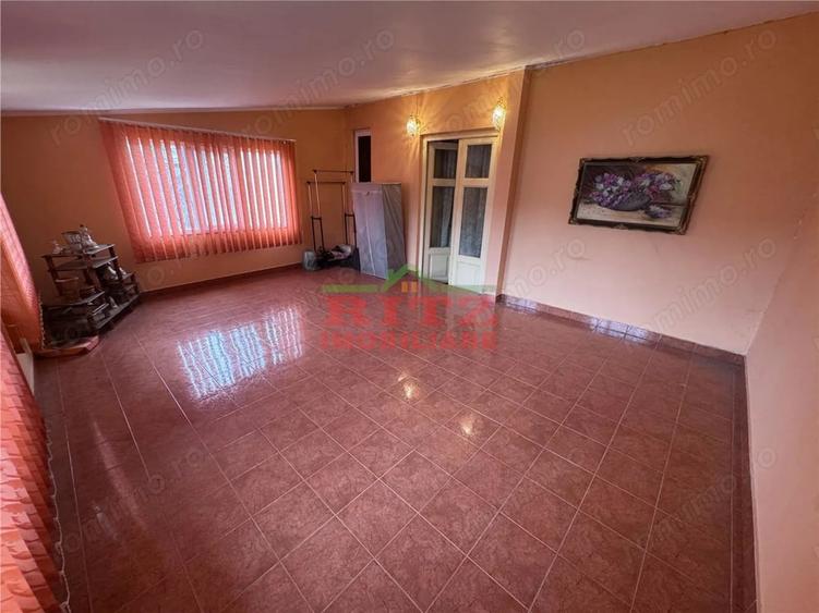 Casă cu 2 camere cu Teren 938 Mp în Sud