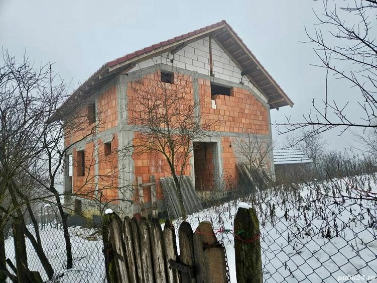 Casă în Ionești
